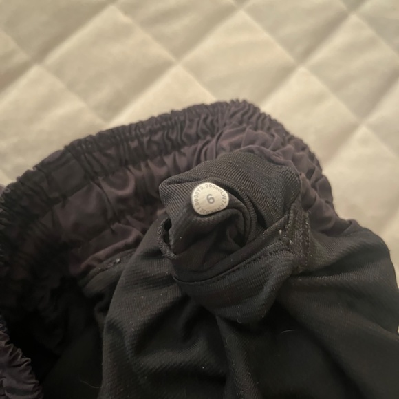 lululemon hotty hots (size 6 L) - Picture 3 of 3